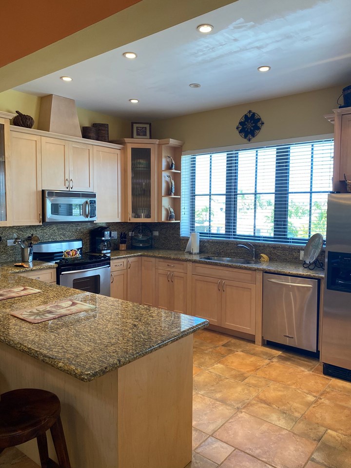 fully equipped kitchen